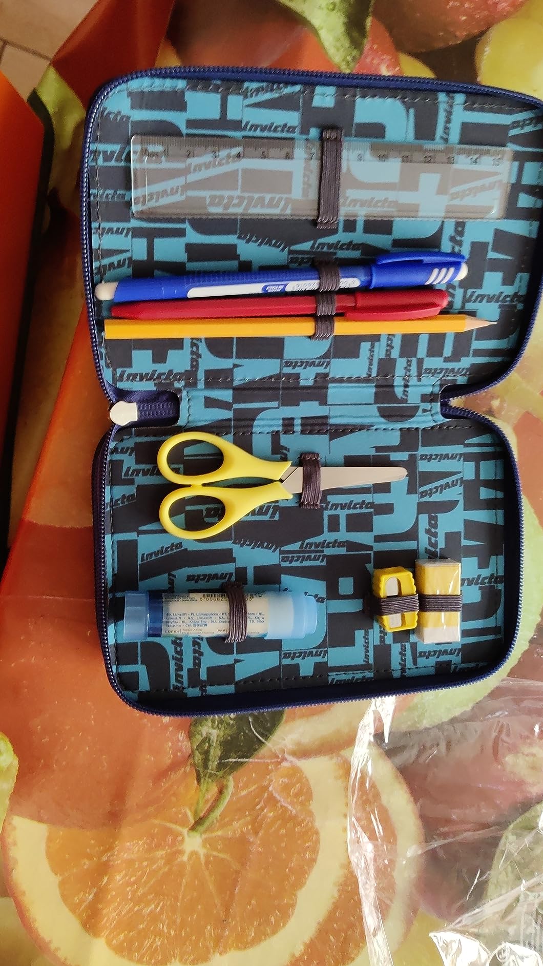 Bello ma cerniera difettosa
