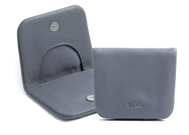 nava-design-smooth-portamonete-in-pelle-con-chiusura-a-bottone-grigio-7x9-cm image 1