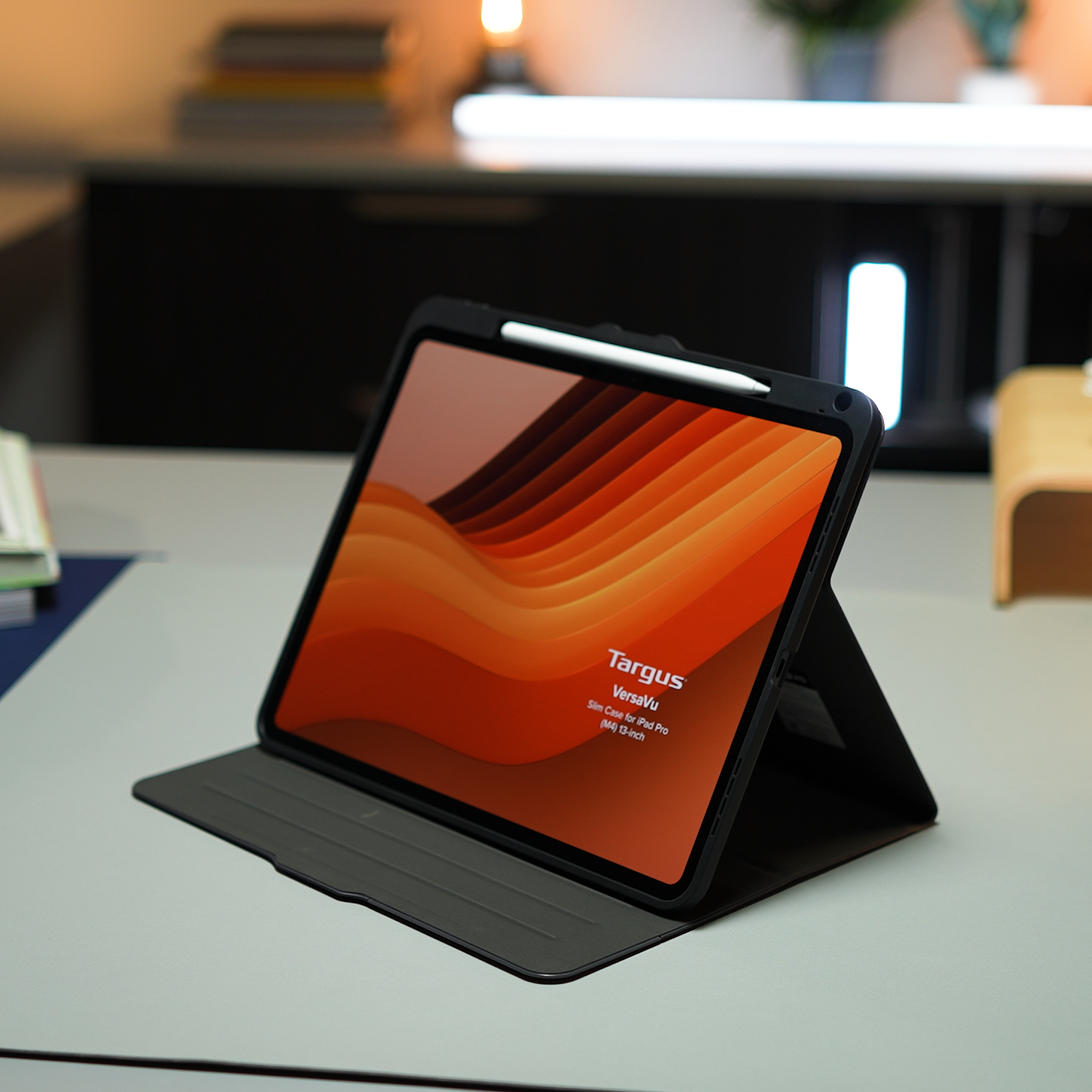 targus-versavu-slim-custodia-per-ipad-pro-13-pollici-m5-m4-nero image 2
