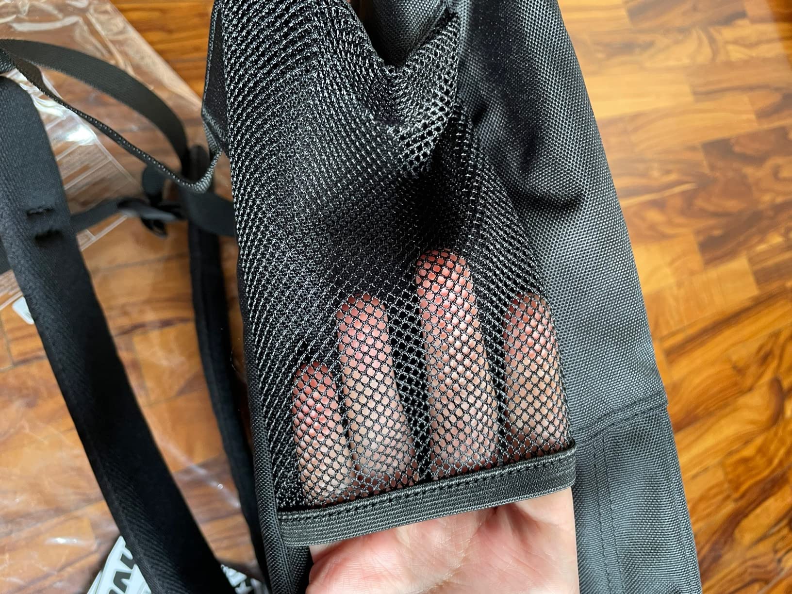 Discreto, zip laterale dura