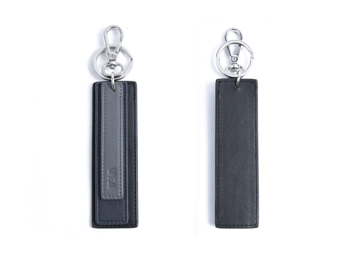nava-design-smooth-portachiavi-con-charm-in-pelle-e-moschettone-grigio-blu-nero- image 1