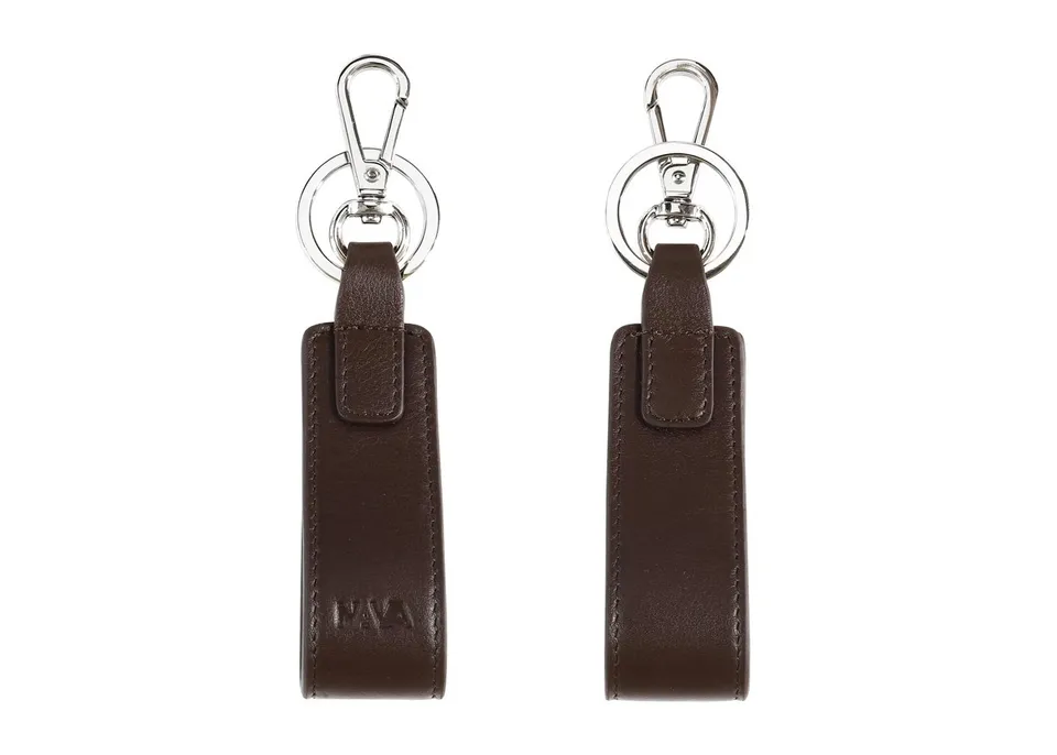 nava-design-smooth-portachiavi-in-pelle-marrone-9x3-cm-con-anello-e-gancio image 1