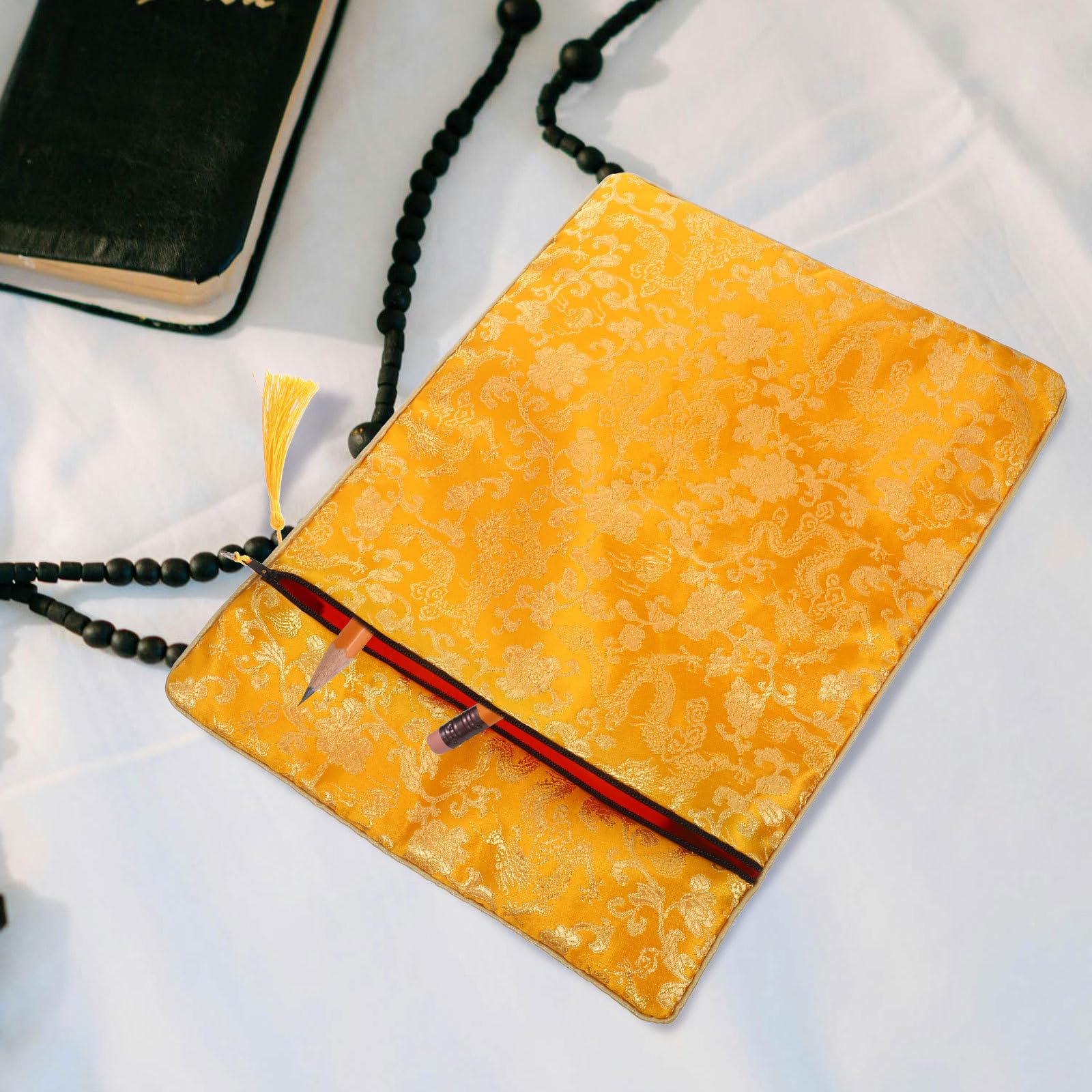 mitama-junior-astuccio-con-zip-giallo-pencil-case-multifunzione-per-scuola-e-not image 3