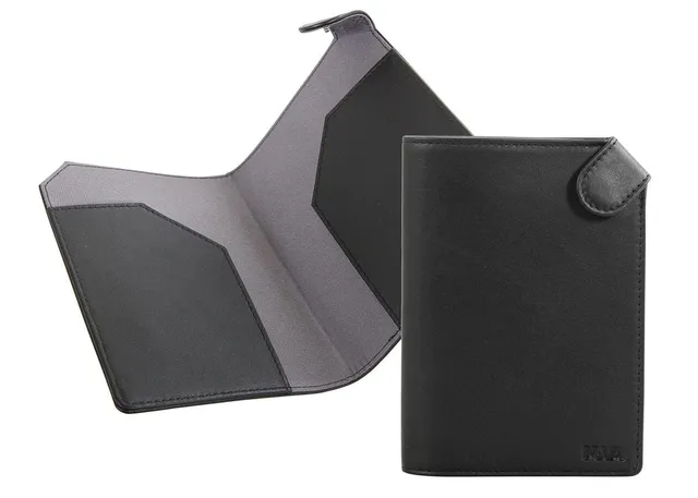nava-design-smooth-porta-passaporto-in-pelle-con-chiusura-snap-nero-14-x-10-cm image 1