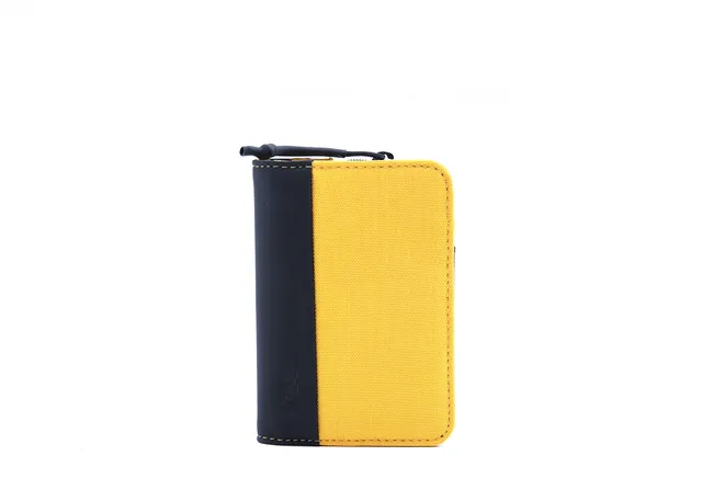 nava-design-twin-porta-carte-4-tasche-con-portamonete-zip-rfid-12-x-8-cm-giallo image 1
